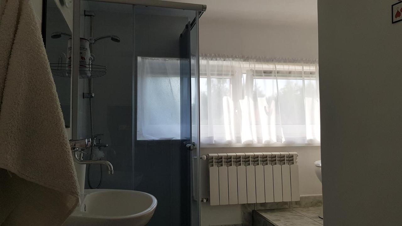 Apartament Tarnow-Moscice Przy Moscie Exterior photo